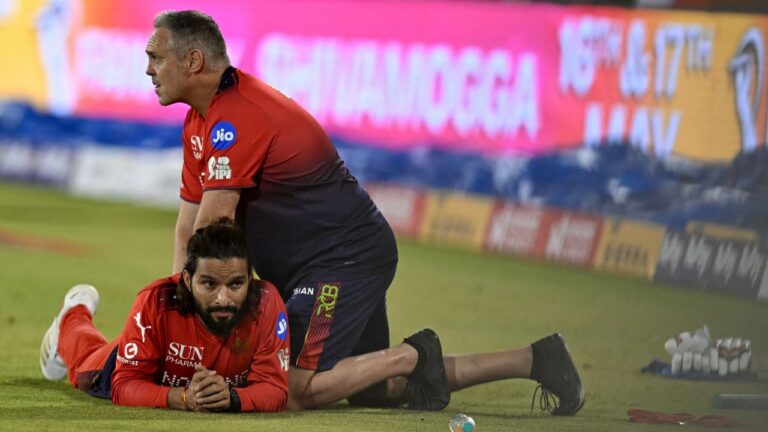 आज के IPL मैच में रजत पाटीदार क्यों नहीं खेल रहे? जानें कौन है RCB का कप्तान