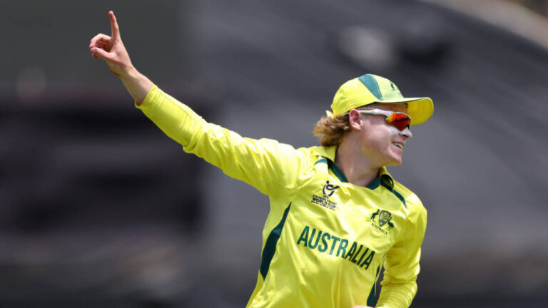 Pakistan bowl first in 1000th ODI; Minhas, Peake earn ODI debuts