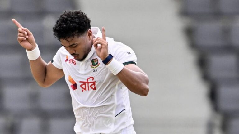 PAK vs BAN: बाबर आजम का संघर्ष, बांग्लादेश के गेंदबाजों का दबदबा