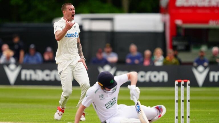 Tickner five-for wraps up innings win for New Zealand – टिकनर के पांच विकेट: न्यूजीलैंड ने आयरलैंड को एक पारी से हराया | क्रिकेट समाचार