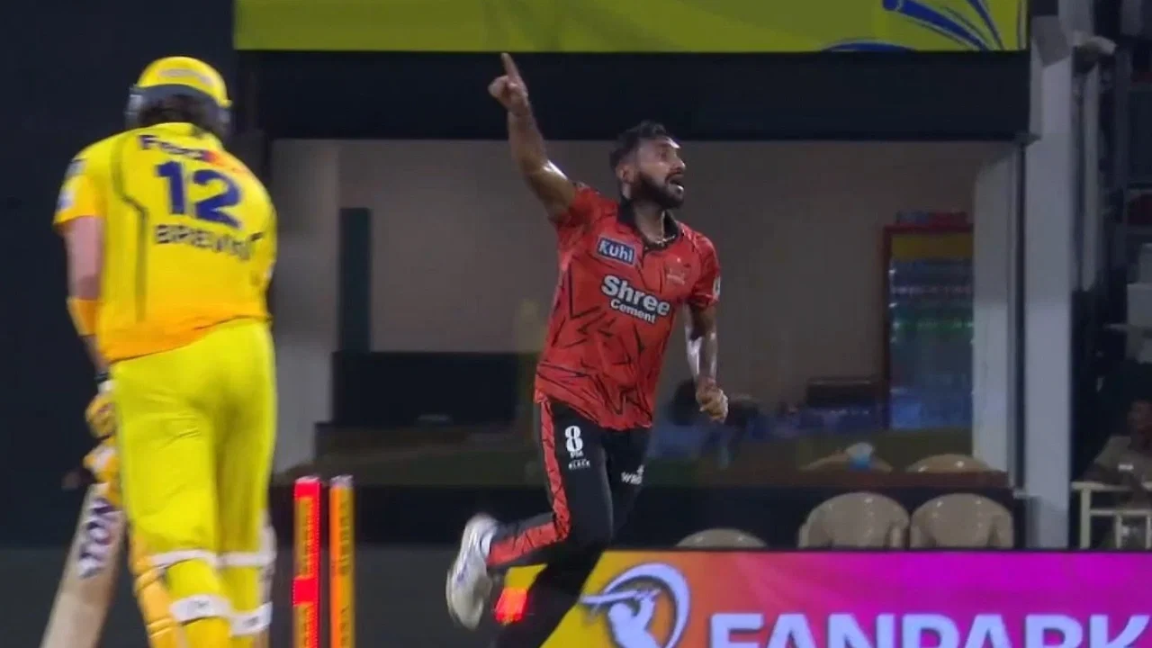 eshan malinga pumped up after rattling dewald brevis stumps in csk vs srh clash