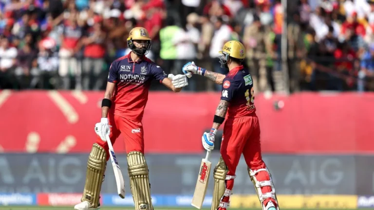 IPL 2026 पॉइंट्स टेबल: RCB प्लेऑफ में पहुंची, PBKS की लगातार छठी हार
